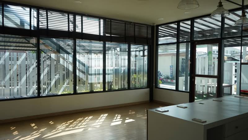 พื้นที่ให้เช่า ห้วยขวาง สุทธิสาร ลาดพร้าว : Space for rent in Huai Khwang, Sutthisan, and Lat Phrao, Bangkok, Huai Khwang, Huai Khwang, Bangkok, , 70 sqm, Retail Space For Rent, by TOAH T., 500155892 - DDproperty.com