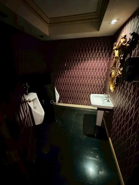 อาคารให้เช่า ทองหล่อ สุขุมวิท : Buildings for rent in Thonglor, Sukhumvit., Bangkok, Khlong Tan Nua, Watthana, Bangkok, , 2,000 sqm, Shophouse For Rent, by TOAH T., 500155905 - DDproperty.com