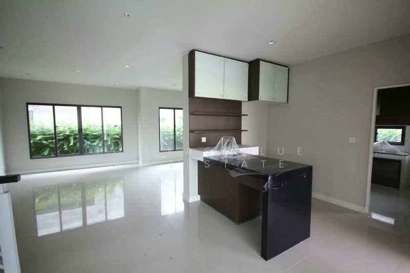 Setthasiri Srinakarin-Rama 9, Bangkok, Soi Krungthep Kreetha 7, Hua Mak, Bang Kapi, Bangkok, 5 Bedrooms, 312 sqm, Single Detached House For Sale, by Top Eastblue Realestate, 500155930 - DDproperty.com