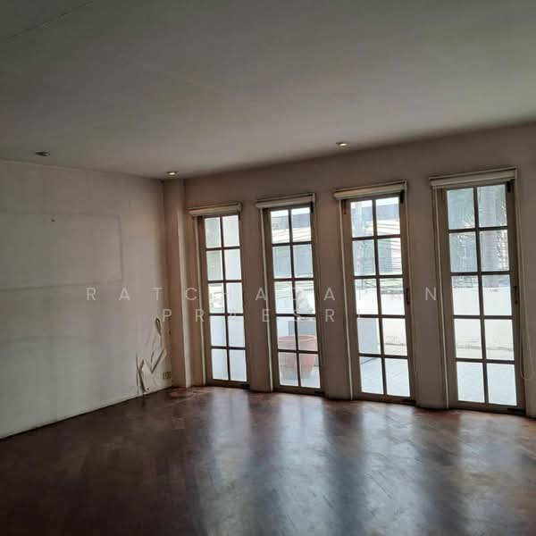 Home office for Sale with 120 sq.w. Town in Town, Prime Location for Living and Investment, Bangkok, Wang Thonglang, Wang Thonglang, Bangkok, , 700 sqm, Office Space For Sale, by Ratchadapan Praesri, 500155939 - DDproperty.com