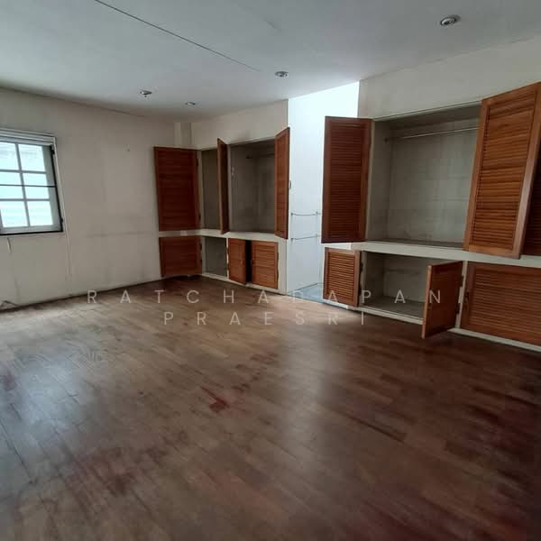 ขาย โฮมออฟฟิศ ใหญ่ 120 ตรว. ศรีวรา ทาวน์อินทาวน์ เหมาะทำ ออฟฟิศ หรือลงทุน, กรุงเทพ, วังทองหลาง, วังทองหลาง, กรุงเทพ, 700 ตร.ม., สำนักงาน ขาย, โดย Ratchadapan Praesri, 500155939 - DDproperty.com