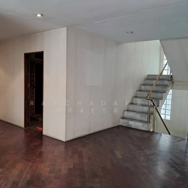 Home office for Sale with 120 sq.w. Town in Town, Prime Location for Living and Investment, Bangkok, Wang Thonglang, Wang Thonglang, Bangkok, , 700 sqm, Office Space For Sale, by Ratchadapan Praesri, 500155939 - DDproperty.com