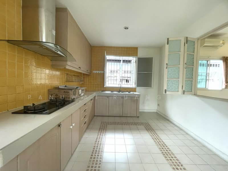 Muang Thong 4 Village, Bangkok, On Nut, Phra Khanong, Udon Suk, Bang Chak, Phra Khanong, Bangkok, 4 Bedrooms, 297 sqm, Single Detached House For Sale, by Panuwat Ruangrak, 500156075 - DDproperty.com