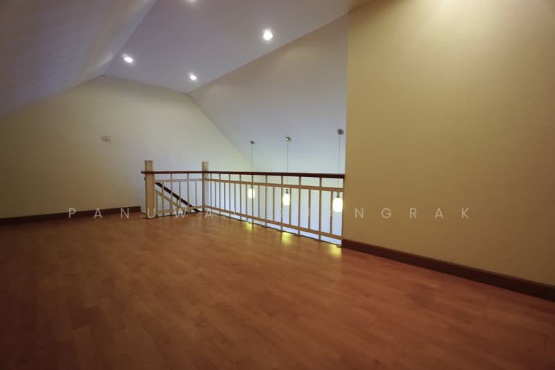 Muang Thong 4 Village, Bangkok, On Nut, Phra Khanong, Udon Suk, Bang Chak, Phra Khanong, Bangkok, 4 Bedrooms, 297 sqm, Single Detached House For Sale, by Panuwat Ruangrak, 500156075 - DDproperty.com