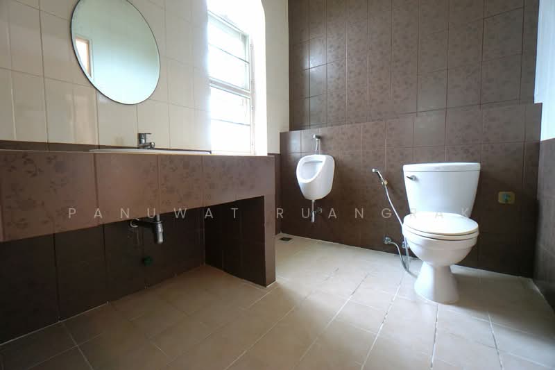 Muang Thong 4 Village, Bangkok, On Nut, Phra Khanong, Udon Suk, Bang Chak, Phra Khanong, Bangkok, 4 Bedrooms, 297 sqm, Single Detached House For Sale, by Panuwat Ruangrak, 500156075 - DDproperty.com