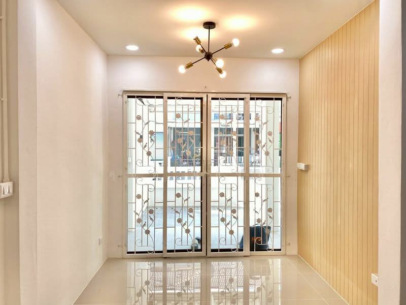 ขายทาวน์โฮมรีโนเวทใหม่ ม.เพิ่มทรัพย์ บึงวรกิจ ศรีราชา, Chon Buri (Pattaya), Bueng, Si Racha, Chon Buri (Pattaya), 3 Bedrooms, 80 sqm, Townhouse For Sale, by Dusit Saengfa, 500156090 - DDproperty.com