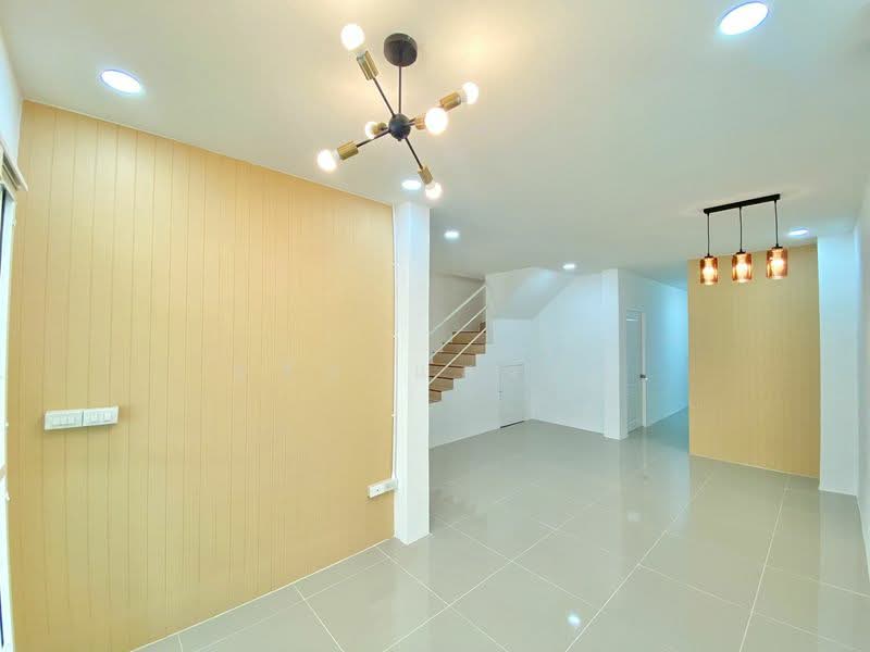 ขายทาวน์โฮมรีโนเวทใหม่ ม.เพิ่มทรัพย์ บึงวรกิจ ศรีราชา, Chon Buri (Pattaya), Bueng, Si Racha, Chon Buri (Pattaya), 3 Bedrooms, 80 sqm, Townhouse For Sale, by Dusit Saengfa, 500156090 - DDproperty.com