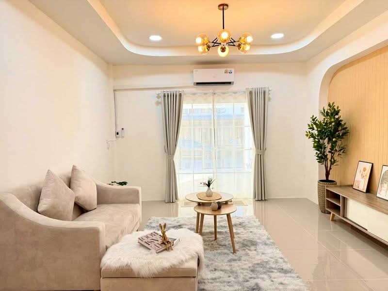 ขายทาวน์โฮมรีโนเวทใหม่ ม.โกลเด้นท์เพลส เครือสหพัฒน์ ศรีราชา, ชลบุรี, บึง, ศรีราชา, ชลบุรี, 65 ตร.ม., ทาวน์เฮ้าส์ ขาย, โดย ดุสิต แสงฟ้า, 500156097 - DDproperty.com