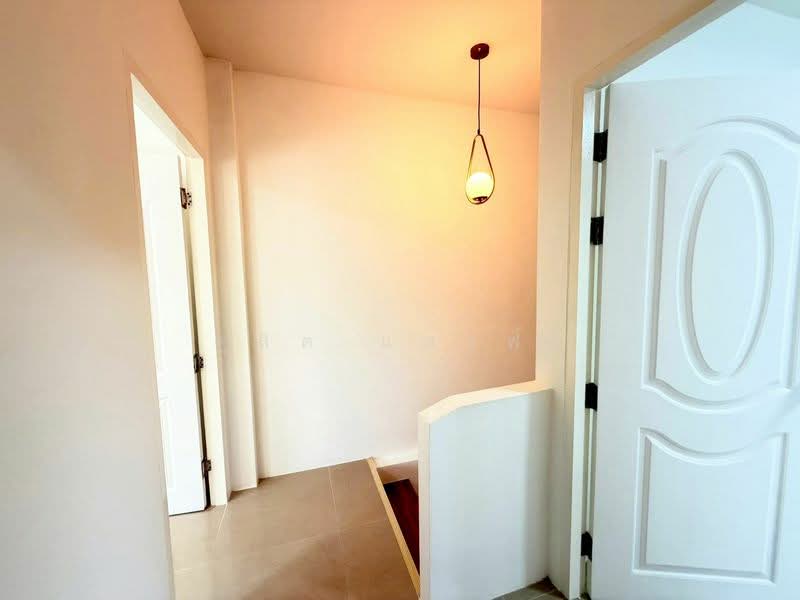 ขายทาวน์โฮมรีโนเวทใหม่ ม.โกลเด้นท์เพลส เครือสหพัฒน์ ศรีราชา, ชลบุรี, บึง, ศรีราชา, ชลบุรี, 65 ตร.ม., ทาวน์เฮ้าส์ ขาย, โดย ดุสิต แสงฟ้า, 500156097 - DDproperty.com