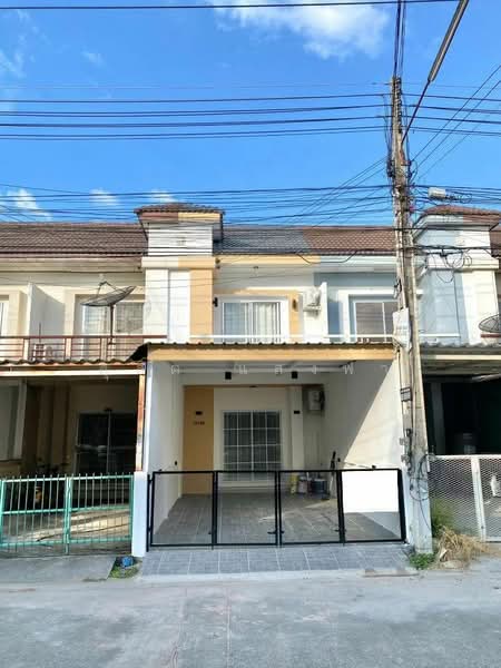 ขายทาวน์โฮมรีโนเวทใหม่ ม.โกลเด้นท์เพลส เครือสหพัฒน์ ศรีราชา, Chon Buri (Pattaya), Bueng, Si Racha, Chon Buri (Pattaya), 2 Bedrooms, 65 sqm, Townhouse For Sale, by Dusit Saengfa, 500156097 - DDproperty.com