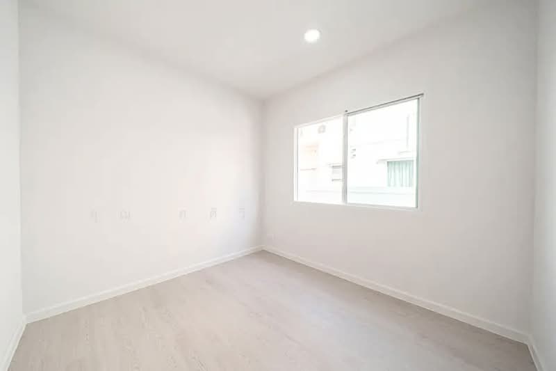 Life Bangkok Boulevard Wongwaen-Rama 9 : ไลฟ์ บางกอก บูเลอวาร์ด วงแหวน-พระราม9, กรุงเทพ, ถนนกาญจนาภิเษก, สะพานสูง, สะพานสูง, กรุงเทพ, 185 ตร.ม., บ้านเดี่ยว ขาย, โดย คุณ ศศิวิภา พูลทา, 500156109 - DDproperty.com