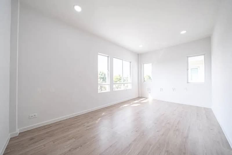 Life Bangkok Boulevard Wongwaen-Rama 9, Bangkok, Kanchanaphisek Road, Saphan Sung, Saphan Sung, Bangkok, 4 Bedrooms, 185 sqm, Single Detached House For Sale, by คุณ ศศิวิภา พูลทา, 500156109 - DDproperty.com