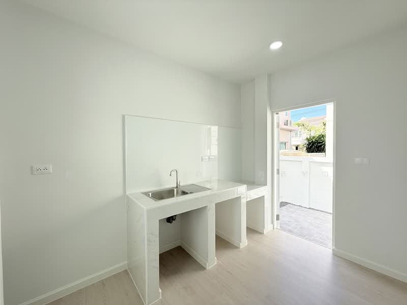 Life Bangkok Boulevard Wongwaen-Rama 9 : ไลฟ์ บางกอก บูเลอวาร์ด วงแหวน-พระราม9, กรุงเทพ, ถนนกาญจนาภิเษก, สะพานสูง, สะพานสูง, กรุงเทพ, 185 ตร.ม., บ้านเดี่ยว ขาย, โดย คุณ ศศิวิภา พูลทา, 500156109 - DDproperty.com