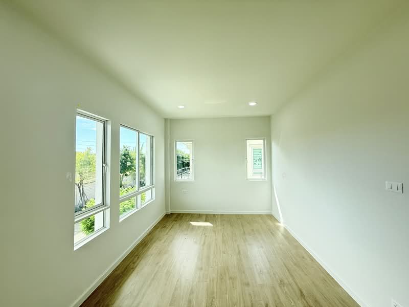 Life Bangkok Boulevard Wongwaen-Rama 9 : ไลฟ์ บางกอก บูเลอวาร์ด วงแหวน-พระราม9, กรุงเทพ, ถนนกาญจนาภิเษก, สะพานสูง, สะพานสูง, กรุงเทพ, 185 ตร.ม., บ้านเดี่ยว ขาย, โดย คุณ ศศิวิภา พูลทา, 500156109 - DDproperty.com