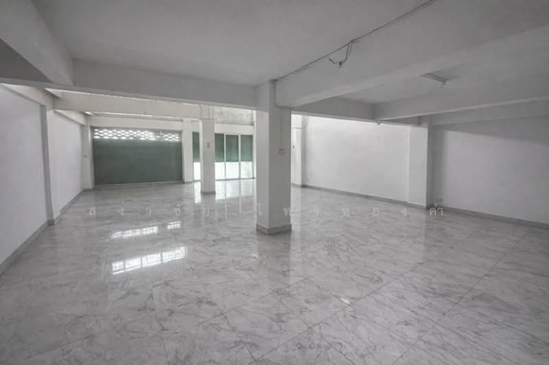 ถนนลาดพร้าว แขวงคลองจั่น เขตบางกะปิ กรุงเทพมหานคร 10240, Bangkok, ลาดพร้าว, Khlong Chan, Bang Kapi, Bangkok, 5 Bedrooms, 500 sqm, Townhouse For Sale, by สง่าชัย ไทรทองคำ, 500156159 - DDproperty.com