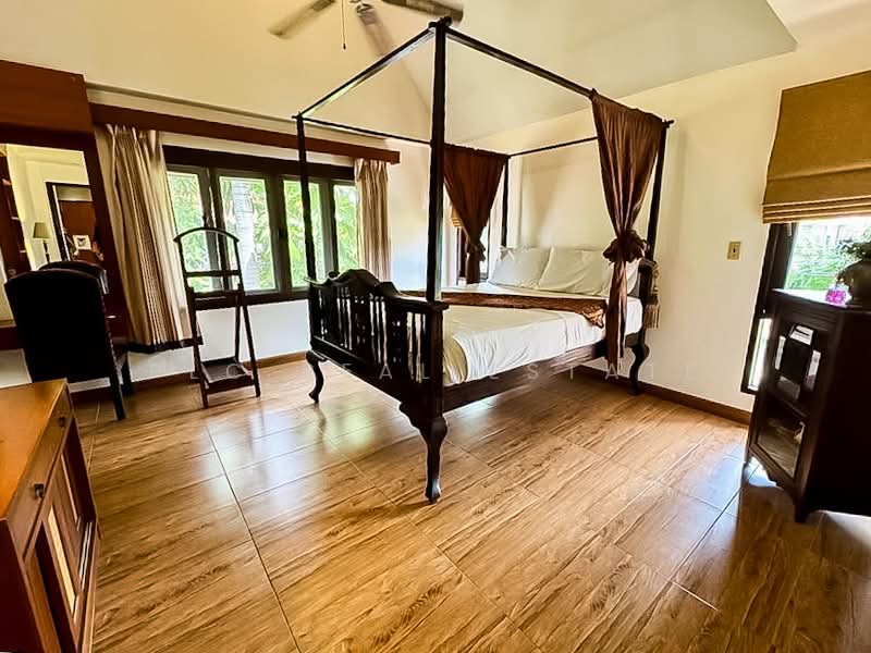 Single House with Private Pool for Sale in Jomtien, Chon Buri (Pattaya), Bang Lamung, Bang Lamung (Pattaya), Chon Buri (Pattaya), 3 Bedrooms, 352 sqm, Single Detached House For Sale, by PLC Real Estate, 500156179 - DDproperty.com