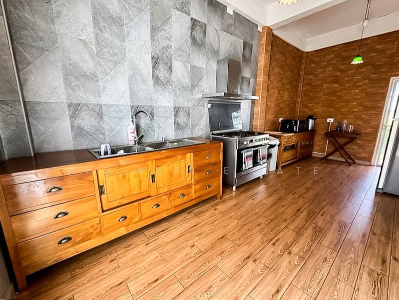 Single House with Private Pool for Sale in Jomtien, Chon Buri (Pattaya), Bang Lamung, Bang Lamung (Pattaya), Chon Buri (Pattaya), 3 Bedrooms, 352 sqm, Single Detached House For Sale, by PLC Real Estate, 500156179 - DDproperty.com