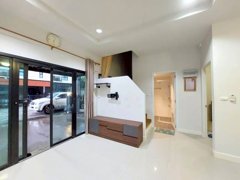 The Modish Ratchaphruek-Kanchanapisek, Pathum Thani, Ratchaphruek 77 Road, Khlong Phra Udom, Lat Lum Kaeo, Pathum Thani, 4 Bedrooms, 88 sqm, Single Detached House For Sale, by Jutanon Komoottanaruk, 500156198 - DDproperty.com