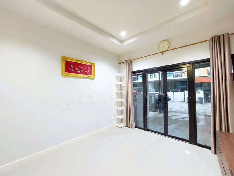 The Modish Ratchaphruek-Kanchanapisek, Pathum Thani, Ratchaphruek 77 Road, Khlong Phra Udom, Lat Lum Kaeo, Pathum Thani, 4 Bedrooms, 88 sqm, Single Detached House For Sale, by Jutanon Komoottanaruk, 500156198 - DDproperty.com