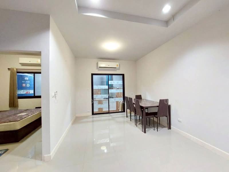 The Modish Ratchaphruek-Kanchanapisek, Pathum Thani, Ratchaphruek 77 Road, Khlong Phra Udom, Lat Lum Kaeo, Pathum Thani, 4 Bedrooms, 88 sqm, Single Detached House For Sale, by Jutanon Komoottanaruk, 500156198 - DDproperty.com