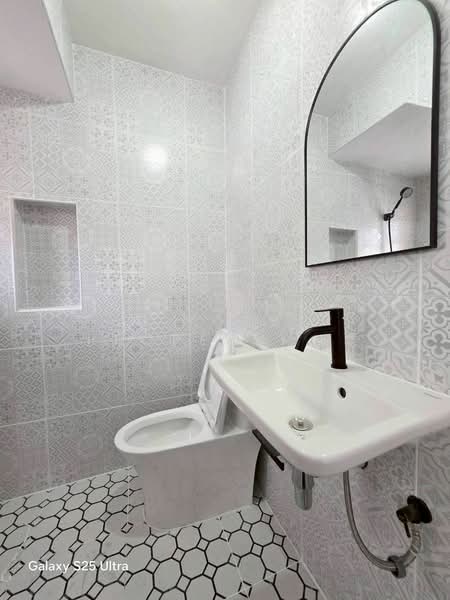 Golden Town Sriracha-Assumption : โกลเด้น ทาวน์ ศรีราชา-อัสสัมชัญ, ชลบุรี, Kaokilo, สุรศักดิ์, ศรีราชา, ชลบุรี, 79 ตร.ม., ทาวน์เฮ้าส์ ขาย, โดย A House Property Co.,Ltd., 500156208 - DDproperty.com