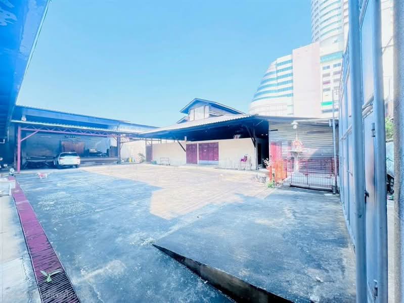 ที่ดิน + สิ่งปลูกสร้าง 3 ชั้น 939 ตร.ว. ถนนจักรพรรดิพงษ์ ตรอกโรงเลี้ยงเด็ก, กรุงเทพ, วัดเทพศิรินทร์, ป้อมปราบศัตรูพ่าย, กรุงเทพ, 3,756 ตร.ม., ที่ดิน ขาย, โดย คุณ พัทธ์ธีรา เจริญธรรม (พัท), 500156219 - DDproperty.com