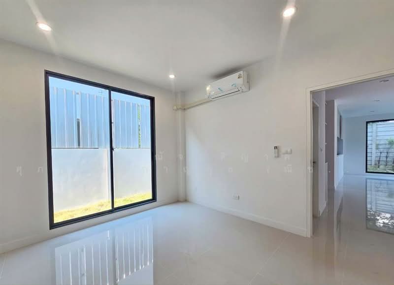 ขาย - Anapana Chatuchot : อนาพนา จตุโชติ, กรุงเทพ