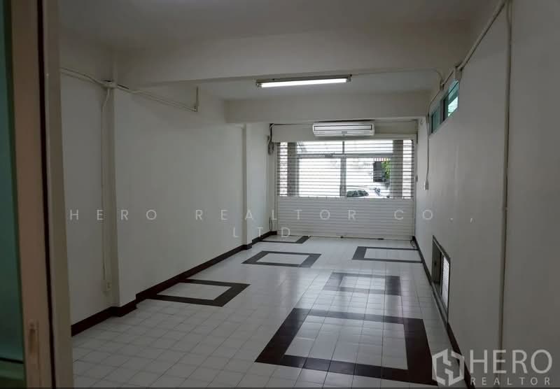 ขายโฮมออฟฟิศ สุขุมวิท 71 ใกล้ BTS พระโขนง HRE00263, กรุงเทพ, สุขุมวิท, พระโขนงเหนือ, วัฒนา, กรุงเทพ, 386 ตร.ม., สำนักงาน ขาย, โดย Hero Realtor Co., Ltd., 500156263 - DDproperty.com