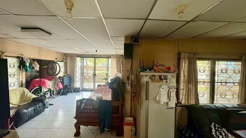 ที่ดิน +บ้าน 2 ชั้น 63 ตร.ว. ที่ดิน +บ้าน ซอยโชคชัย4 ซ.48 ถนนโชคชัย4, กรุงเทพ, ลาดพร้าว, ลาดพร้าว, กรุงเทพ, 250 ตร.ม., บ้านเดี่ยว ขาย, โดย คุณ กิริยา วรรณารักษ์ (แอฟ), 500156274 - DDproperty.com