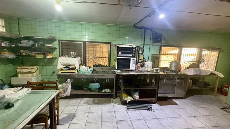 ที่ดิน +บ้าน 2 ชั้น 63 ตร.ว. ที่ดิน +บ้าน ซอยโชคชัย4 ซ.48 ถนนโชคชัย4, Bangkok, Lat Phrao, Lat Phrao, Bangkok, 4 Bedrooms, 250 sqm, Single Detached House For Sale, by คุณ กิริยา วรรณารักษ์ (แอฟ), 500156274 - DDproperty.com