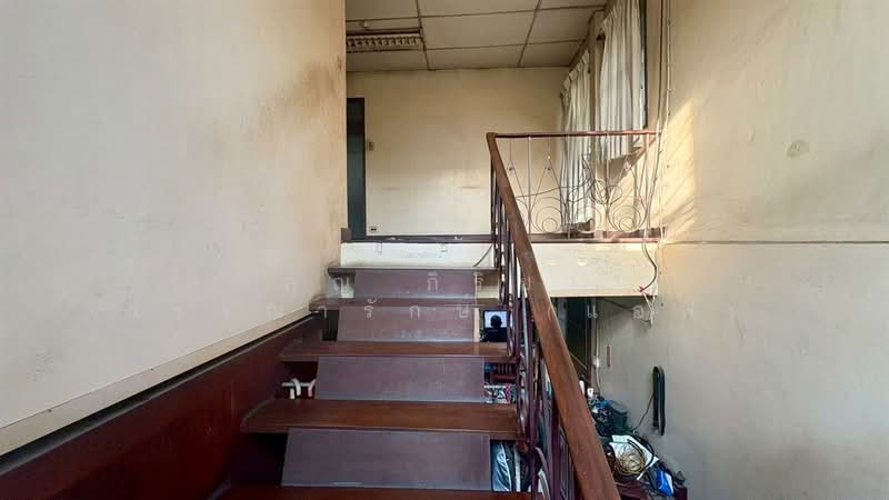 ที่ดิน +บ้าน 2 ชั้น 63 ตร.ว. ที่ดิน +บ้าน ซอยโชคชัย4 ซ.48 ถนนโชคชัย4, Bangkok, Lat Phrao, Lat Phrao, Bangkok, 4 Bedrooms, 250 sqm, Single Detached House For Sale, by คุณ กิริยา วรรณารักษ์ (แอฟ), 500156274 - DDproperty.com