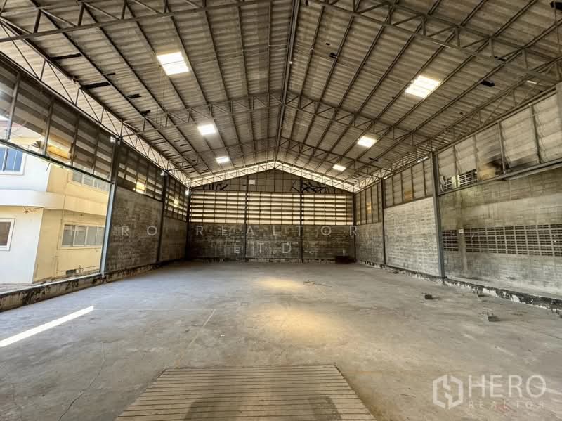 ให้เช่าโกดังพร้อมสำนักงาน 1,500 ตร.ม. นาดี เมืองสมุทรสาคร ใกล้ถนนเอกชัย และพระราม 2 hre00234, สมุทรสาคร, นาดี, เมืองสมุทรสาคร, สมุทรสาคร, 1,500 ตร.ม., โกดัง-โรงงาน ให้เช่า, โดย Hero Realtor Co., Ltd., 500156293 - DDproperty.com