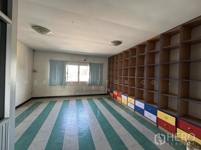 ให้เช่าโกดังพร้อมสำนักงาน 1,500 ตร.ม. นาดี เมืองสมุทรสาคร ใกล้ถนนเอกชัย และพระราม 2 hre00234, สมุทรสาคร, นาดี, เมืองสมุทรสาคร, สมุทรสาคร, 1,500 ตร.ม., โกดัง-โรงงาน ให้เช่า, โดย Hero Realtor Co., Ltd., 500156293 - DDproperty.com