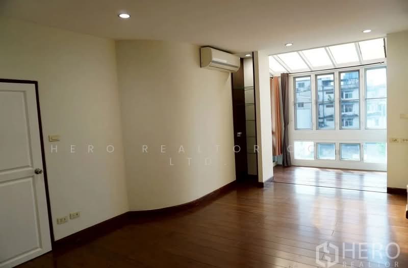 For Rent Home Office Sukhumvit 71 Near BTS Phra Khanong Bangkok HRE00263, Bangkok, วัฒนา, Phra Kanong Nua, Watthana, Bangkok, , 386 sqm, Office Space For Rent, by Hero Realtor Co., Ltd., 500156295 - DDproperty.com