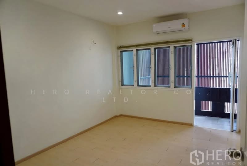 For Rent Home Office Sukhumvit 71 Near BTS Phra Khanong Bangkok HRE00263, Bangkok, วัฒนา, Phra Kanong Nua, Watthana, Bangkok, , 386 sqm, Office Space For Rent, by Hero Realtor Co., Ltd., 500156295 - DDproperty.com