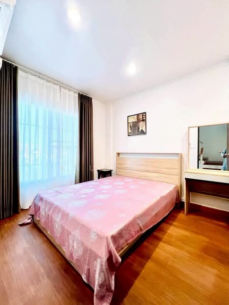 For rent Townhome Biztown Srinakarin company registration allowed ( SPSEVE1725 ), Bangkok, ศรีนครินทร์46/1, Nong Bon, Prawet, Bangkok, 4 Bedrooms, 250 sqm, Townhouse For Rent, by Khun Eve, 500156308 - DDproperty.com