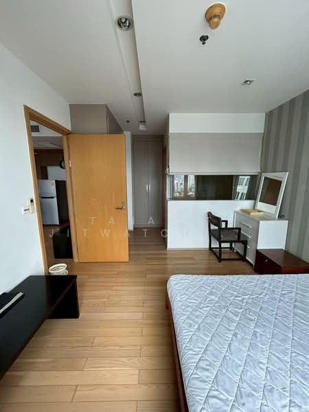 Siri At Sukhumvit, Bangkok, 902 Sukhumvit Road, Phra Kanong, Khlong Toei, Bangkok, 1 Bedroom, 52 sqm, Condo For Rent, by Tanapat Jitwatcharakomol, 500156345 - DDproperty.com