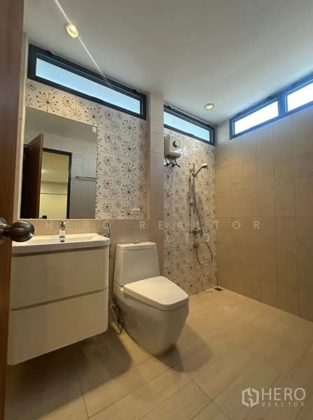 For rent 3 Bedroom Detached House in Watthana, Bangkok hre00237, Bangkok, Khlong Tan Nua, Watthana, Bangkok, 3 Bedrooms, 250 sqm, Single Detached House For Rent, by Hero Realtor Co., Ltd., 500156377 - DDproperty.com