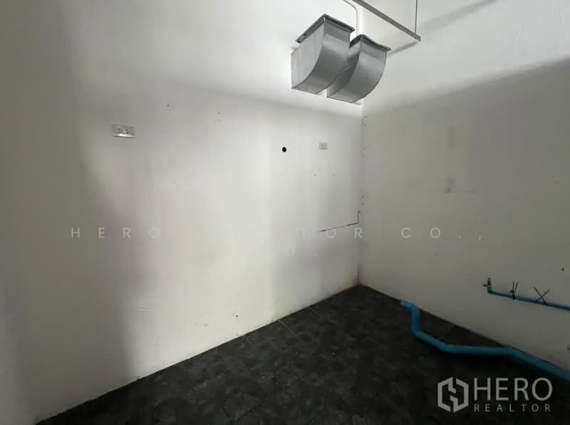For rent Retail Space 82sqm in Khlong Tan, Khlong Toei, Bangkok BTS Phrom Phong bre23571, Bangkok, Khong Tan, Khlong Toei, Bangkok, , 82 sqm, Retail Space For Rent, by Hero Realtor Co., Ltd., 500156406 - DDproperty.com