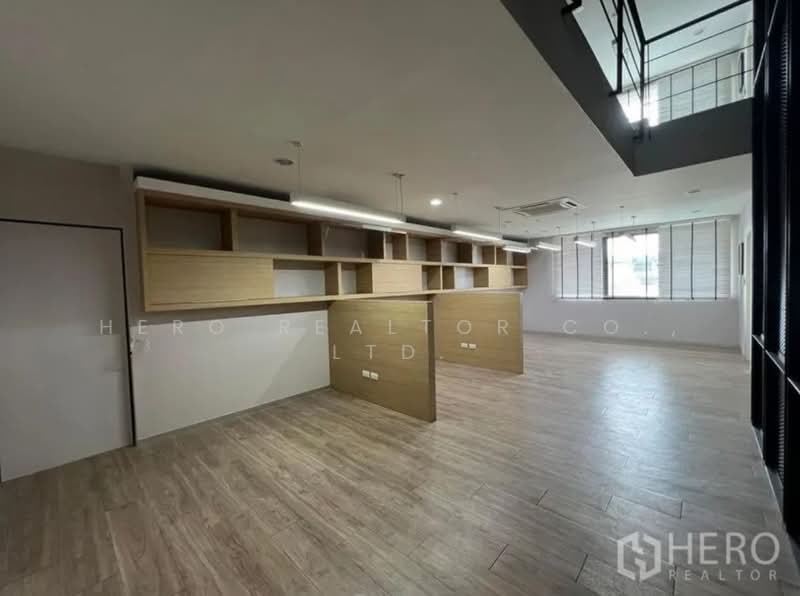 For Rent - For rent Home Office 380sqm in Nawamin, Bueng Kum, Bangkok bre23193, Bangkok