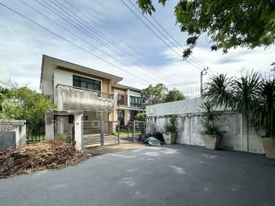 ขาย - The Gallery Setthasiri's Collection : เดอะแกลลอรี่ เศรษฐสิริ คอลเลคชั่น, กรุงเทพ