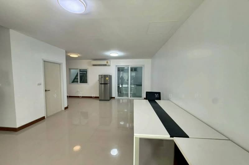 The Trust Townhome Kaset Nawamin-Nuanchan, Bangkok, Nuanchan Road, Nuan Chan, Bueng Kum, Bangkok, 4 Bedrooms, 170 sqm, Townhouse For Sale, by สง่าชัย ไทรทองคำ, 500156447 - DDproperty.com
