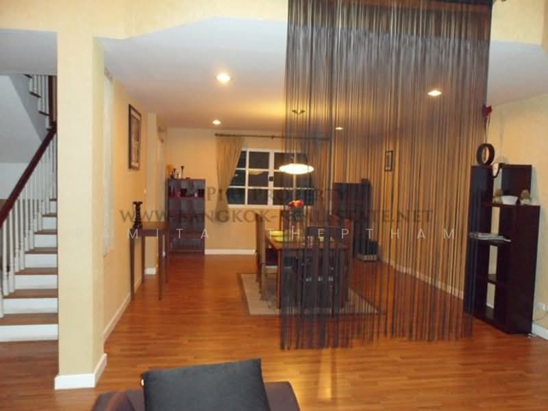 3-BR Townhouse, Bangkok, Bang Chak, Phra Khanong, Bangkok, 3 Bedrooms, 260 sqm, Townhouse For Rent, by Ramita Theptham, 500156485 - DDproperty.com