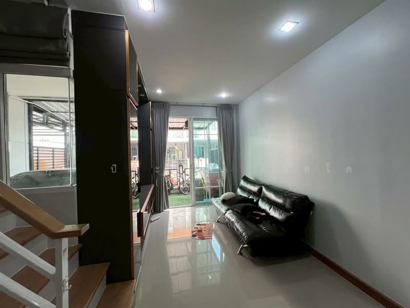 โกลเด้น ทาวน์ รามอินทรา-วงแหวน, Bangkok, Tha Rang, Bang Khen, Bangkok, 4 Bedrooms, 100 sqm, Townhouse For Sale, by คุณ ปิยะพงษ์ อินทโต (ต๊าฟ), 500156499 - DDproperty.com