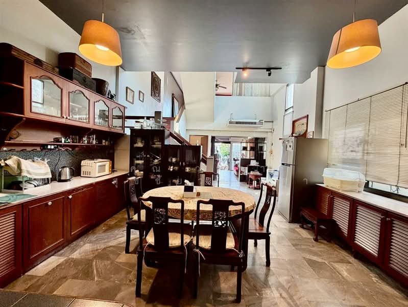 หมู่บ้านปริยานนท์ ( Priyanon Village ) ซอยสาธุประดิษฐ์57, Bangkok, Bang Pong Pang, Yan Nawa, Bangkok, 3 Bedrooms, 130 sqm, Townhouse For Sale, by คุณ วนิดา ศิริสุขชัยวุฒิ (ดา), 500156517 - DDproperty.com