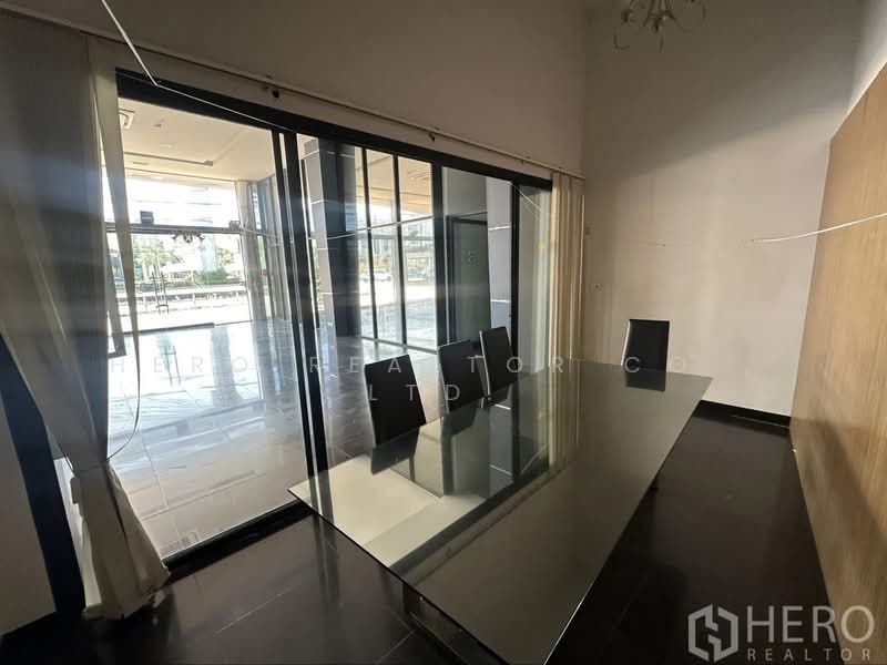 For Rent - For rent Showroom 1155sqm in Suan Luang Bangkok HRE00257, Bangkok