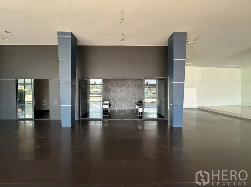 For Rent - For rent Showroom 1155sqm in Suan Luang Bangkok HRE00257, Bangkok