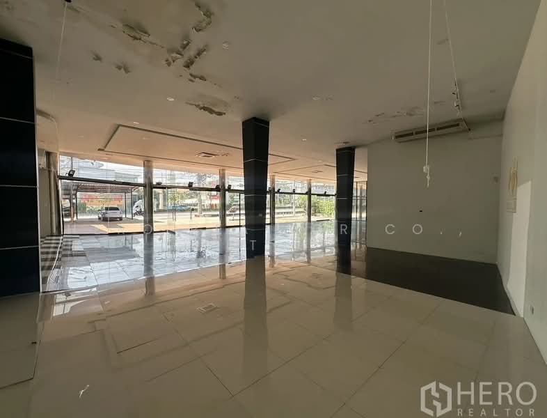 For Rent - For rent Showroom 1155sqm in Suan Luang Bangkok HRE00257, Bangkok