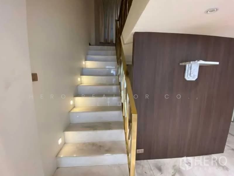 For sale Shophouse 250sqm in Phra Khanong Nuea, Watthana, Bangkok BTS Ekkamai bre17184, Bangkok, Phra Kanong Nua, Watthana, Bangkok, , 250 sqm, Shophouse For Sale, by Hero Realtor Co., Ltd., 500156554 - DDproperty.com