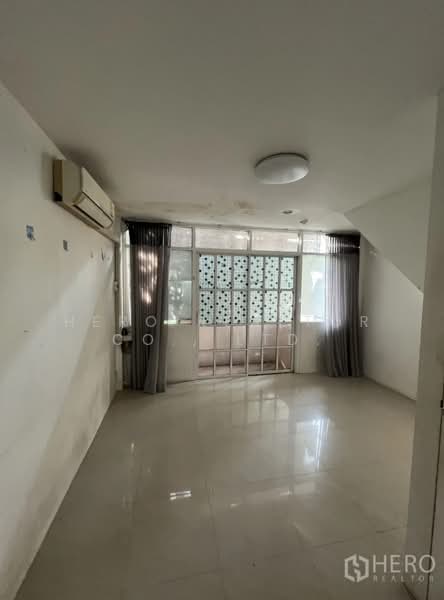 For sale Shophouse 250sqm in Phra Khanong Nuea, Watthana, Bangkok BTS Ekkamai bre17184, Bangkok, Phra Kanong Nua, Watthana, Bangkok, , 250 sqm, Shophouse For Sale, by Hero Realtor Co., Ltd., 500156554 - DDproperty.com